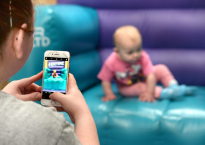 Sit, snap and share!